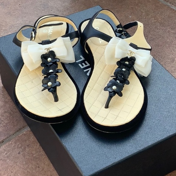 Chanel sandal black with pearl detail size 361/2 - Picture 1 of 3